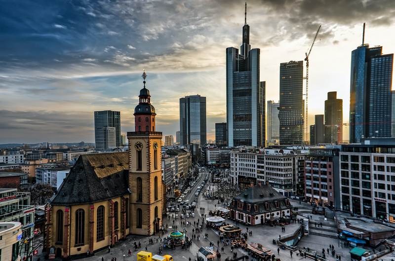 Frankfurt-photo-2106452-Copy Risikominimierung und Umgang mit Immobilieninvestitionen in unsicheren Volkswirtschaften